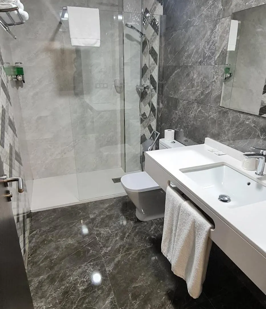 Hostal Óleo Auto Check-in Santander